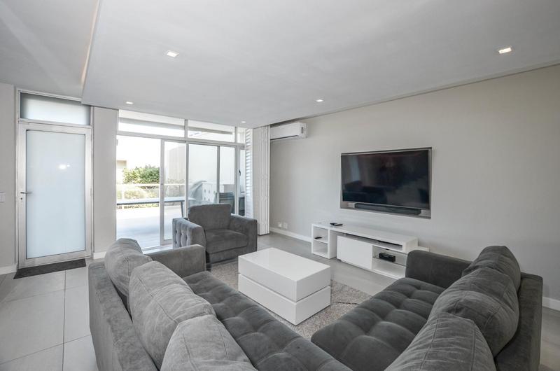 To Let 2 Bedroom Property for Rent in Dolphin Beach Western Cape